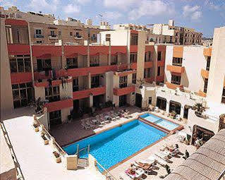 Clover Holiday Complex Qawra Ngoại thất bức ảnh